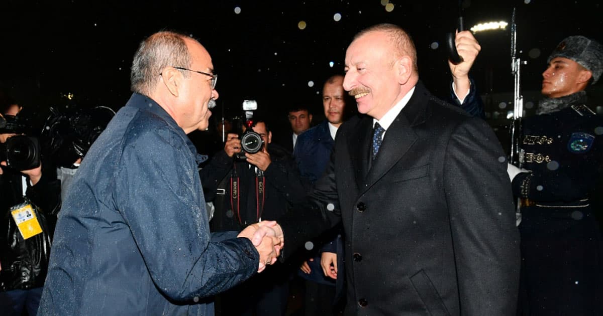 Azərbaycan Prezidenti İlham Əliyev Özbəkistana səfərə gəlib – FOTO Azərbaycan Prezidenti İlham Əliyev Özbəkistana səfərə gəlib – FOTO