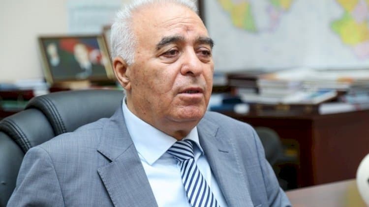 Deyirəm ki, bu adam icazəlidir. 70 il… – İbrahimov Talıbovla bağlı suala əsəbiləşdi Deyirəm ki, bu adam icazəlidir. 70 il… – İbrahimov Talıbovla bağlı suala əsəbiləşdi