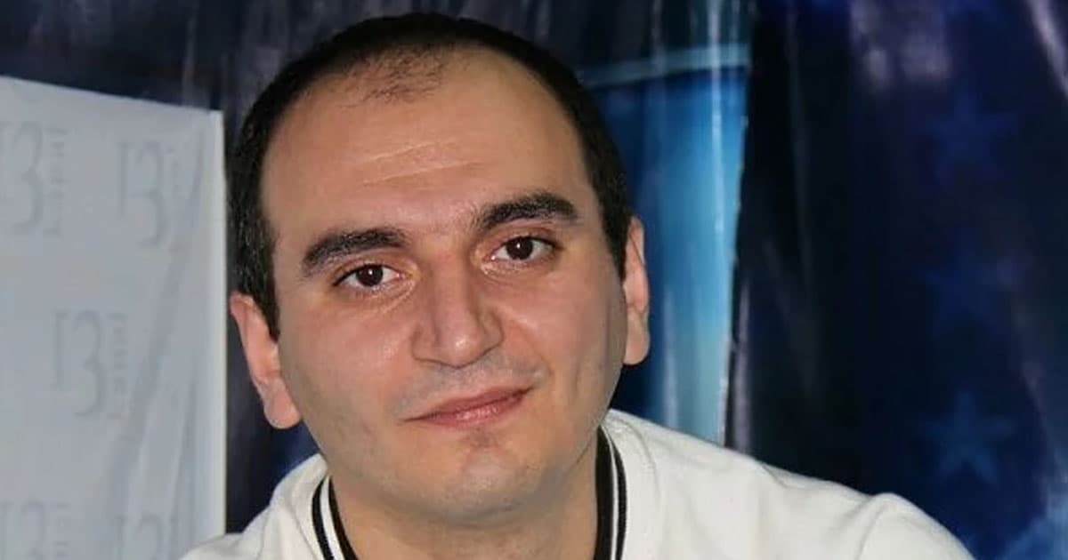 Həyat yoldaşının və 320 manat pensiya alan anamızın kartı bloklanıb – Əziz Orucovun qardaşı Həyat yoldaşının və 320 manat pensiya alan anamızın kartı bloklanıb – Əziz Orucovun qardaşı