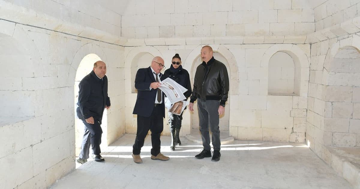 Prezident İlham Əliyev və Mehriban Əliyeva Ağdamda “İmarət” Kompleksində təmir-bərpa işləri ilə tanış olublar – FOTO Prezident İlham Əliyev və Mehriban Əliyeva Ağdamda “İmarət” Kompleksində təmir-bərpa işləri ilə tanış olublar – FOTO