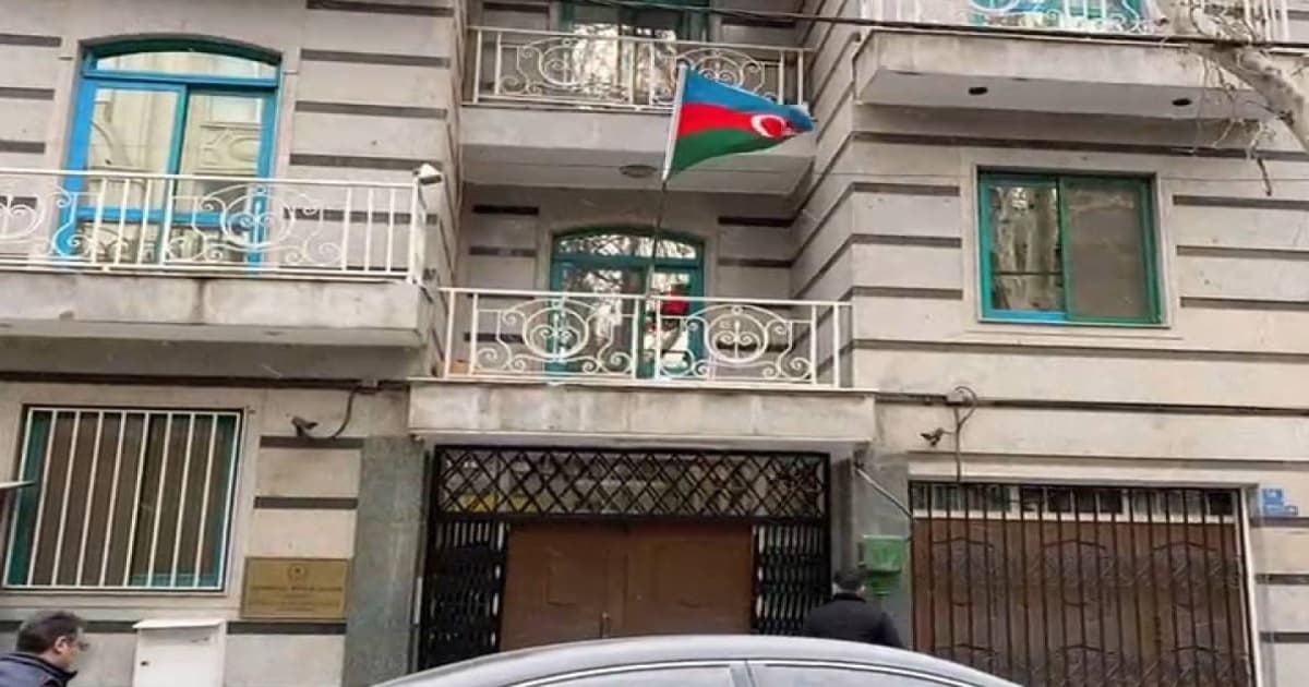 Azərbaycan İrandakı səfirliyini bərpa edir Azərbaycan İrandakı səfirliyini bərpa edir