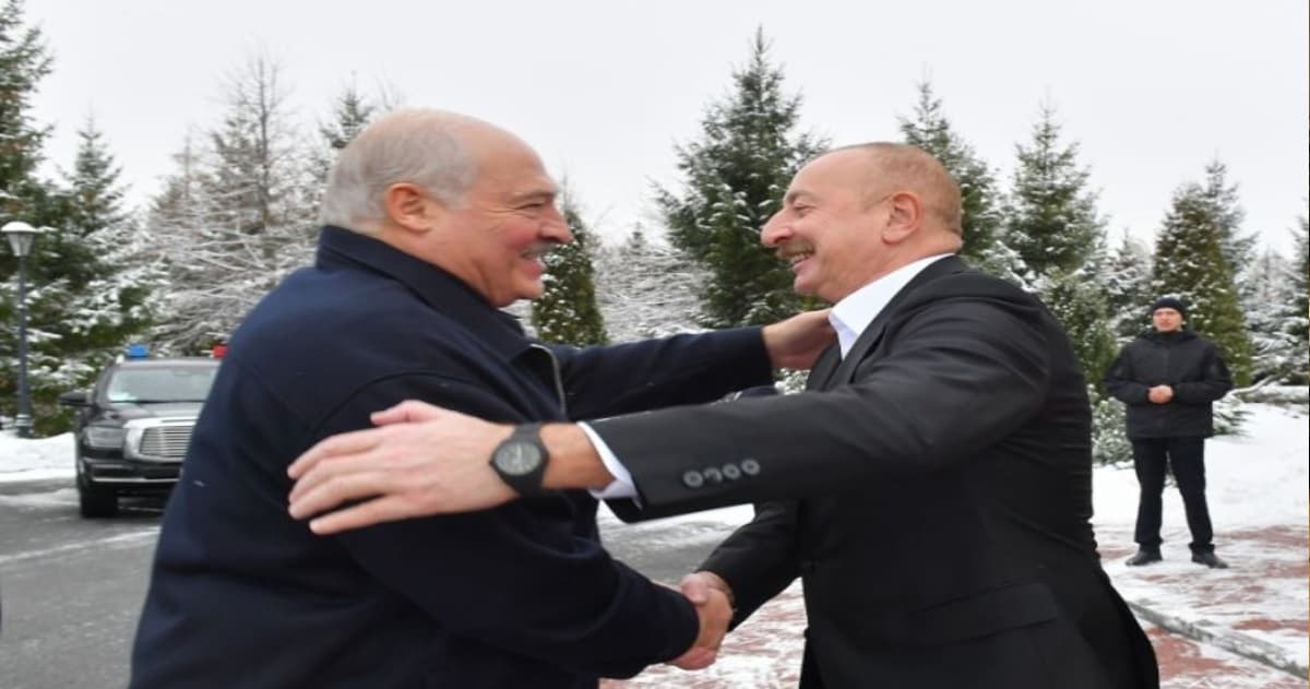 İlham Əliyev belaruslu həmkarı ilə müzakirələr apardı – FOTO İlham Əliyev belaruslu həmkarı ilə müzakirələr apardı – FOTO