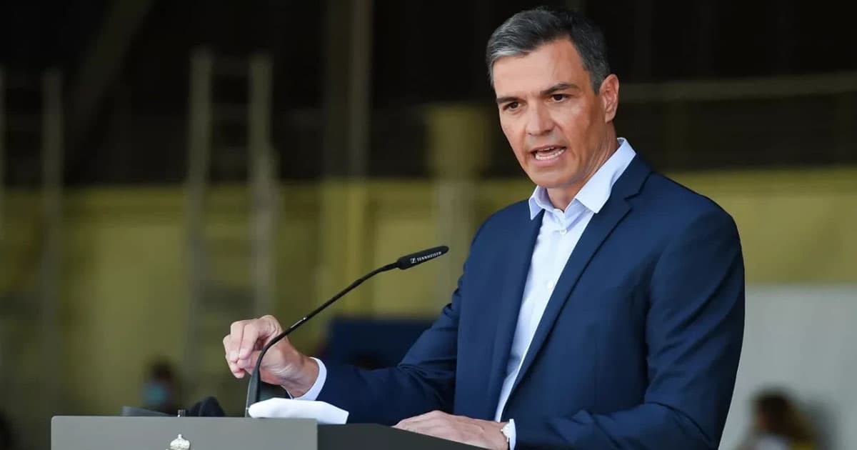 Baş nazir İspaniyanın Aİ-nin husilərə qarşı mümkün əməliyyatına dair mövqeyini açıqlayıb Baş nazir İspaniyanın Aİ-nin husilərə qarşı mümkün əməliyyatına dair mövqeyini açıqlayıb