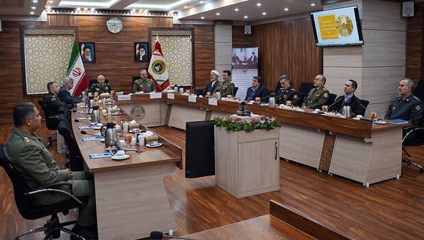 Azərbaycan və İran generalları görüşdülər – FOTO Azərbaycan və İran generalları görüşdülər – FOTO