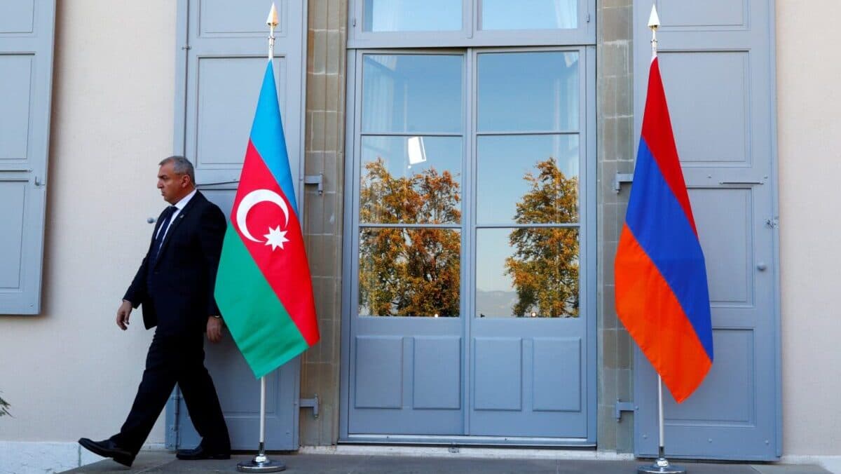 Rusiya Azərbaycanla Ermənistan arasında sülh üçün kömək etməyə hazırdır Rusiya Azərbaycanla Ermənistan arasında sülh üçün kömək etməyə hazırdır