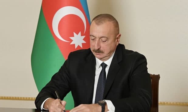 İlham Əliyev fərman imzaladı İlham Əliyev fərman imzaladı