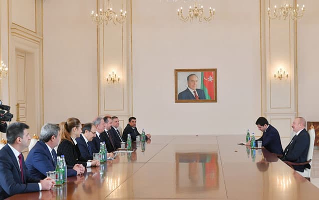 Prezident Hulusi Akarı qəbul etdi – Fotolar Prezident Hulusi Akarı qəbul etdi – Fotolar