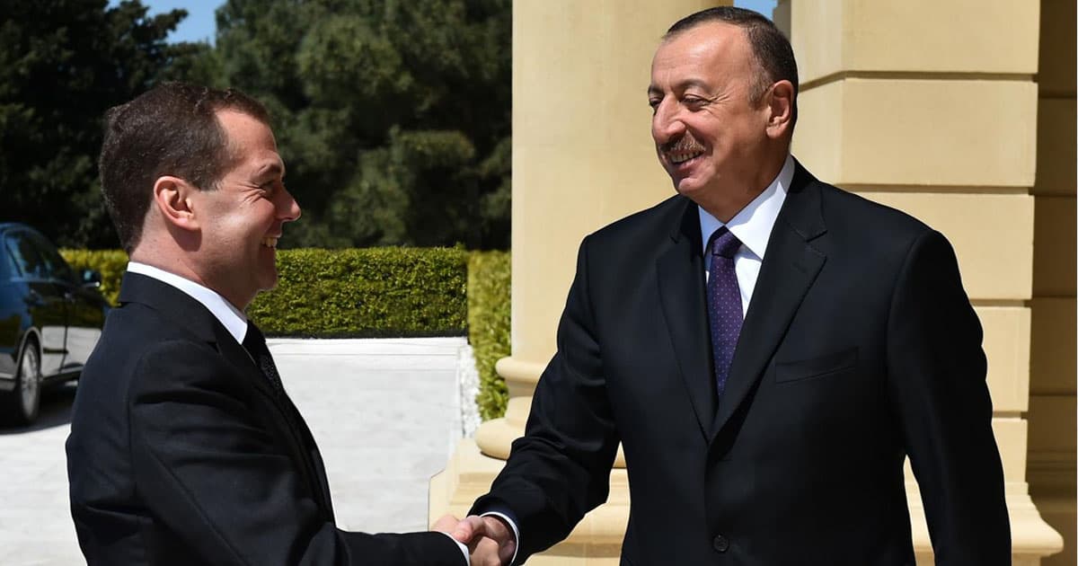 Dmitri Medvedev Prezident İlham Əliyevi təbrik edib Dmitri Medvedev Prezident İlham Əliyevi təbrik edib