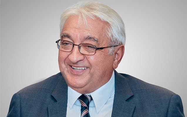 Prezident Arif Paşayevi təbrik etdi Prezident Arif Paşayevi təbrik etdi