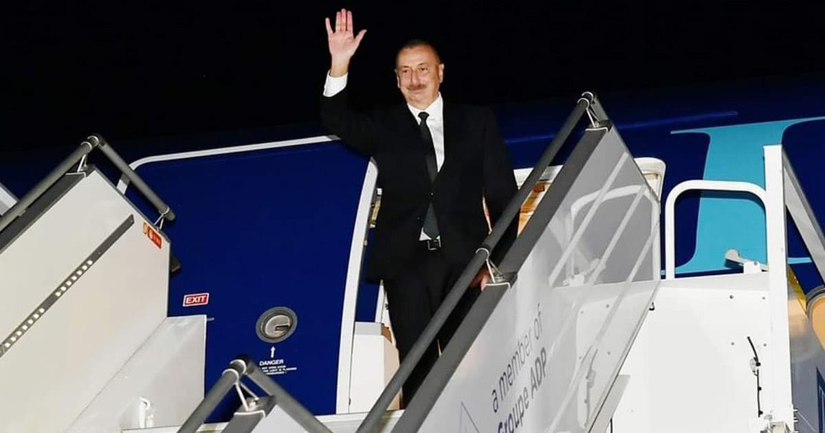 Prezident İlham Əliyevin Türkiyəyə rəsmi səfəri başa çatıb Prezident İlham Əliyevin Türkiyəyə rəsmi səfəri başa çatıb