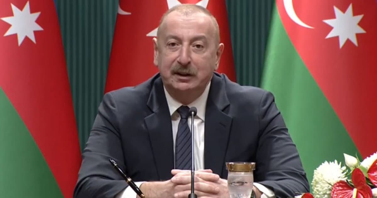 Prezident İlham Əliyev: Türk dünyasının birləşməsi TDT-nin hər bir üzvünü gücləndirəcək Prezident İlham Əliyev: Türk dünyasının birləşməsi TDT-nin hər bir üzvünü gücləndirəcək