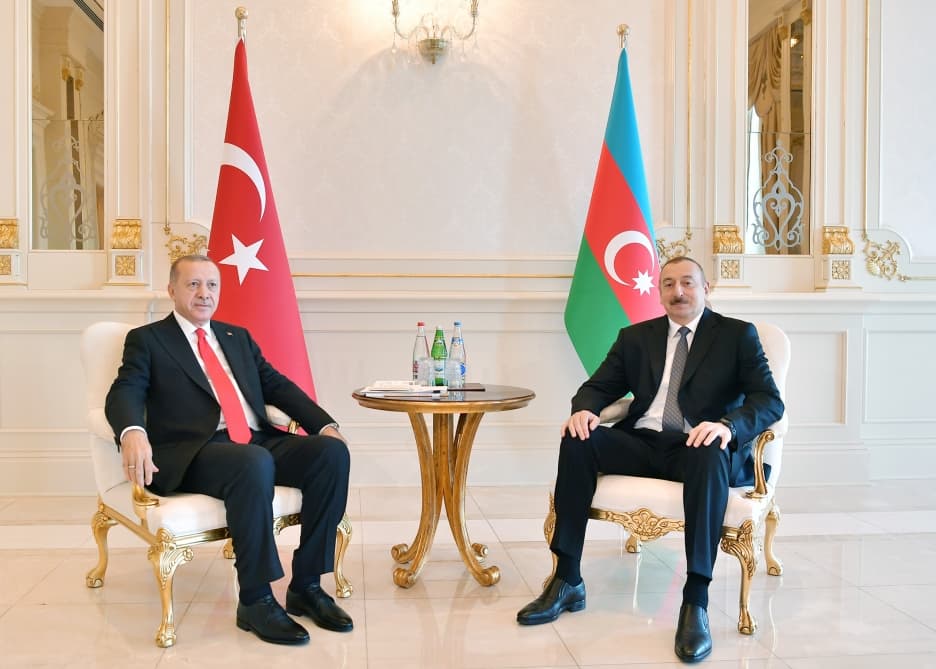 Prezidentlərin təkbətək görüşü başladı – Fotolar Prezidentlərin təkbətək görüşü başladı – Fotolar