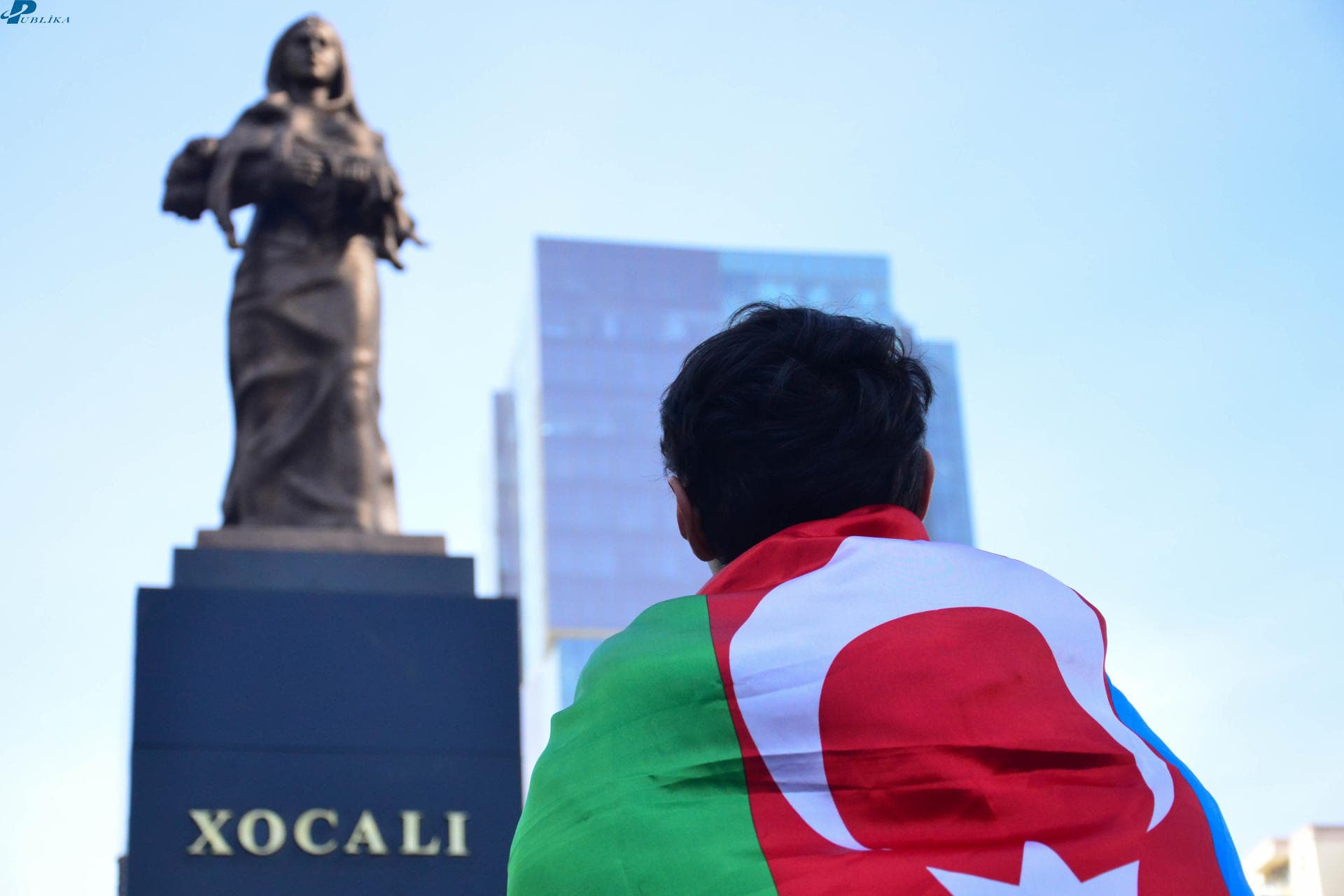 Hökumət rəsmiləri Xocalı soyqırımı abidəsini ziyarət etdi Hökumət rəsmiləri Xocalı soyqırımı abidəsini ziyarət etdi