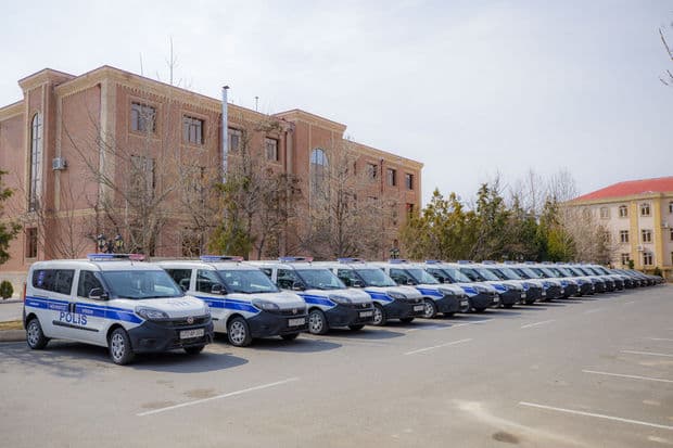 Naxçıvan polisinə yeni xidməti avtomobillər verilib – FOTO Naxçıvan polisinə yeni xidməti avtomobillər verilib – FOTO