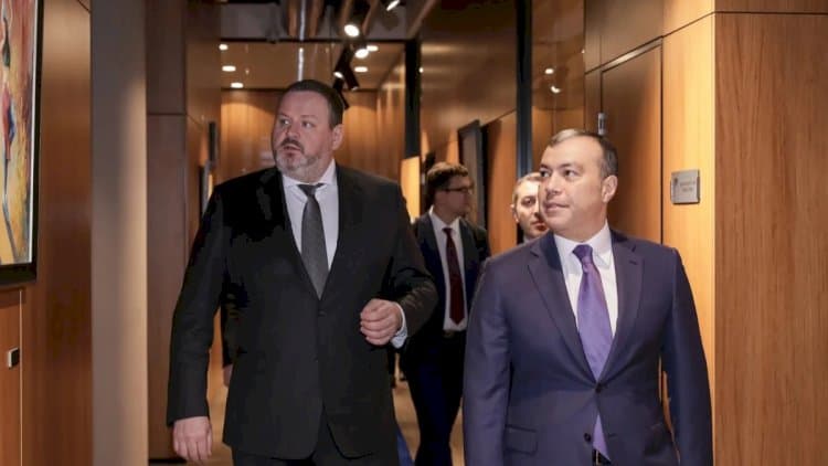 Rusiyanın daha bir naziri Azərbaycana gəldi Rusiyanın daha bir naziri Azərbaycana gəldi