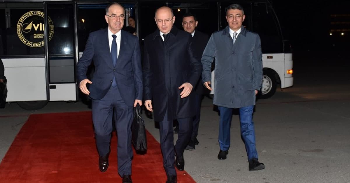 Albaniya Prezidenti Azərbaycana işgüzar səfərə gəlib – FOTO Albaniya Prezidenti Azərbaycana işgüzar səfərə gəlib – FOTO