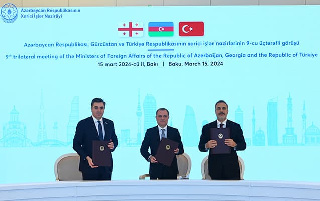 Üç nazir Bakı Bəyannaməsini imzaladı Üç nazir Bakı Bəyannaməsini imzaladı
