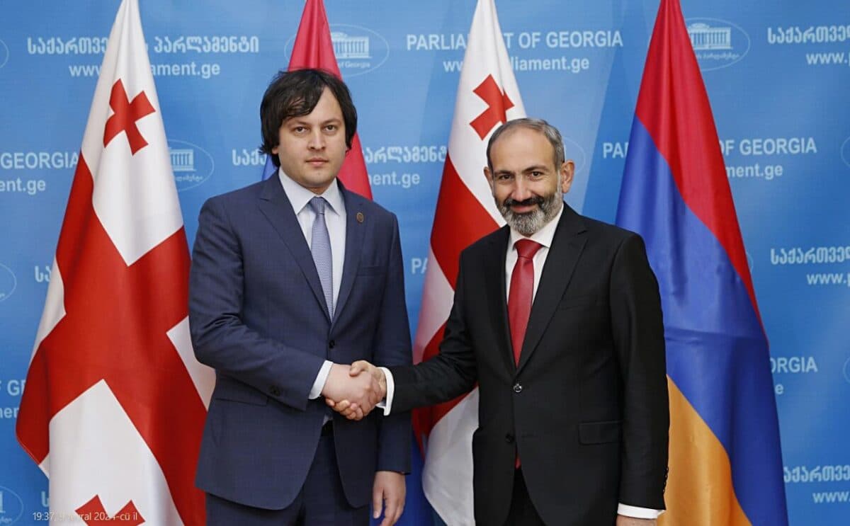 Kobaxidze ilə Paşinyan arasında ikitərəfli danışıqlar aparılıb Kobaxidze ilə Paşinyan arasında ikitərəfli danışıqlar aparılıb