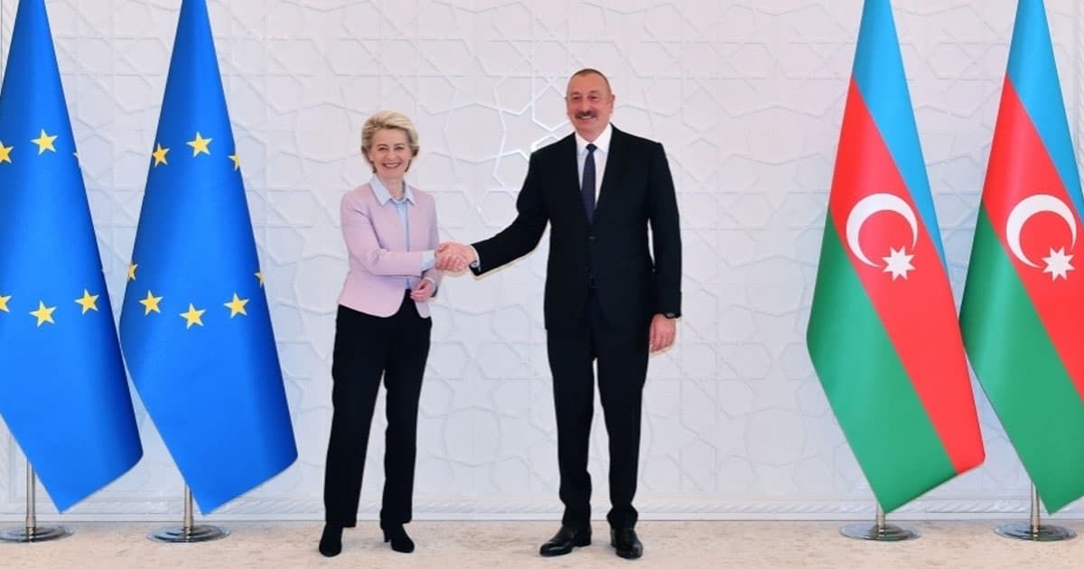 Ursula Fon der Lyayen Prezident İlham Əliyevə zəng edib Ursula Fon der Lyayen Prezident İlham Əliyevə zəng edib