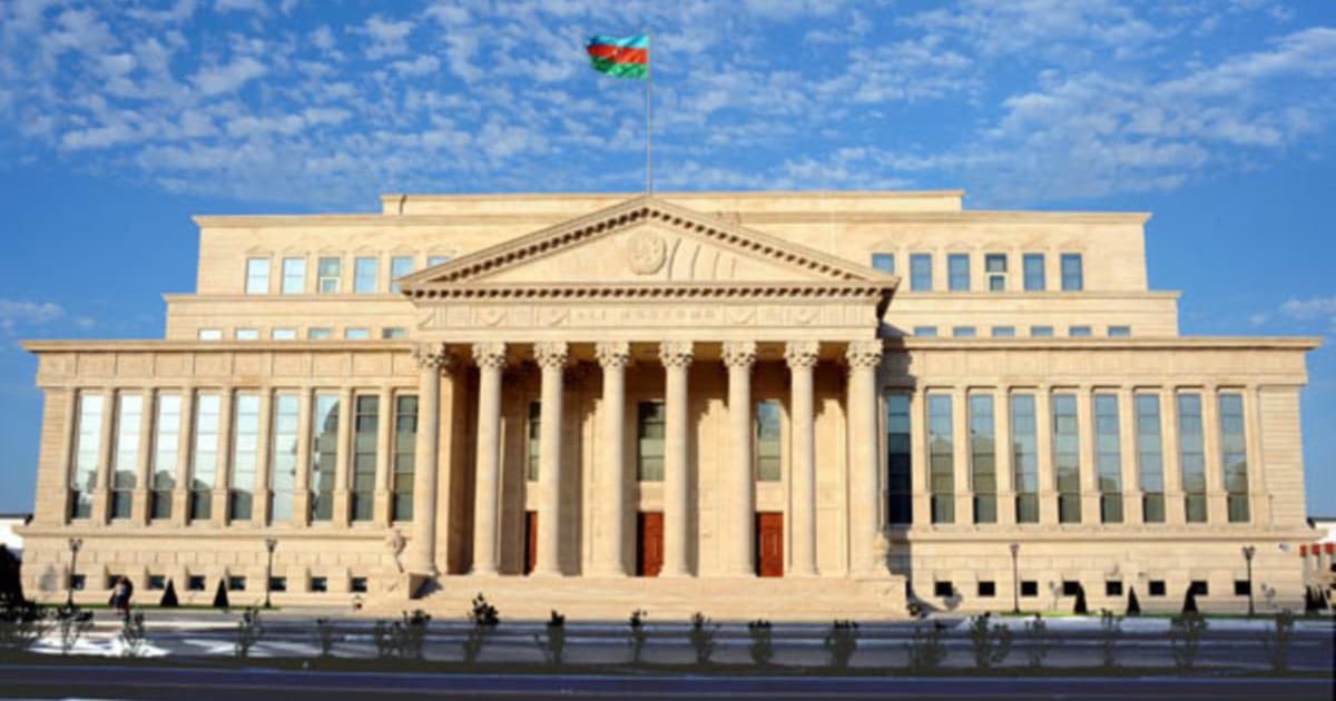 Ali Məhkəməyə 2 yeni hakim təyin olundu Ali Məhkəməyə 2 yeni hakim təyin olundu