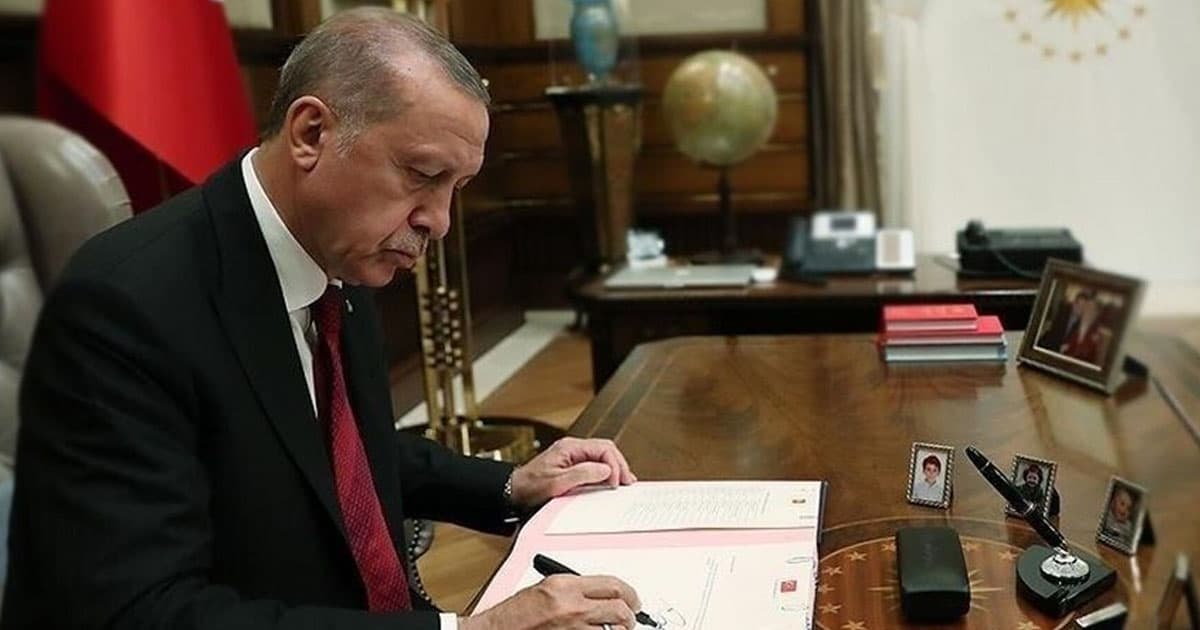 Ərdoğan Azərbaycan, Gürcüstan və Türkiyə arasında imzalanmış sənədi təsdiqləyib Ərdoğan Azərbaycan, Gürcüstan və Türkiyə arasında imzalanmış sənədi təsdiqləyib