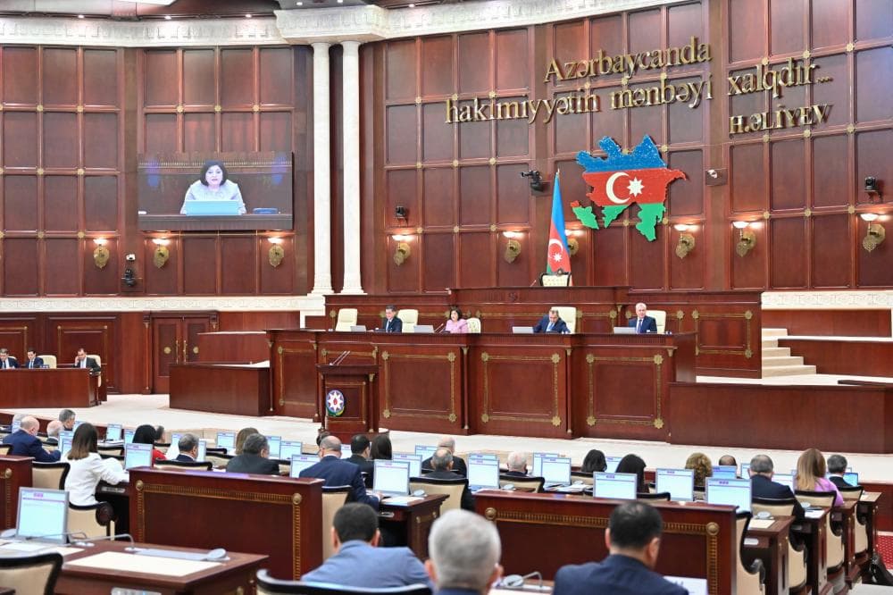 Milli Məclis 18 məsələyə görə iclas ÇAĞIRDI Milli Məclis 18 məsələyə görə iclas ÇAĞIRDI