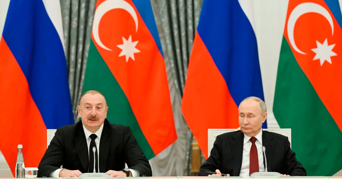 Prezident: Vladimir Putin və Heydər Əliyev dostluq, mehriban qonşuluq münasibətlərinin əsasını qoyublar Prezident: Vladimir Putin və Heydər Əliyev dostluq, mehriban qonşuluq münasibətlərinin əsasını qoyublar