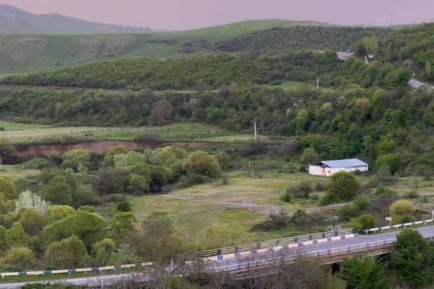 Daha bir kənd minalardan təmizlənir Daha bir kənd minalardan təmizlənir