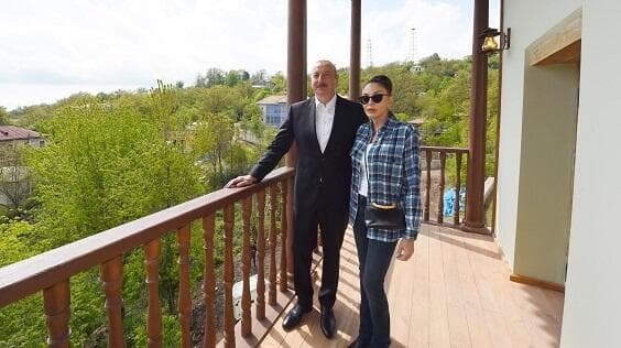 Prezident və xanımı Şuşada Festivalın açılışında Prezident və xanımı Şuşada Festivalın açılışında