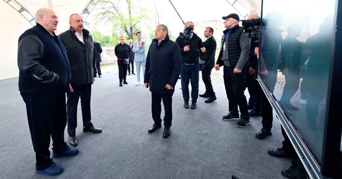 Prezidentlərə Şuşanın Baş planı barədə məlumat verilib – FOTO Prezidentlərə Şuşanın Baş planı barədə məlumat verilib – FOTO