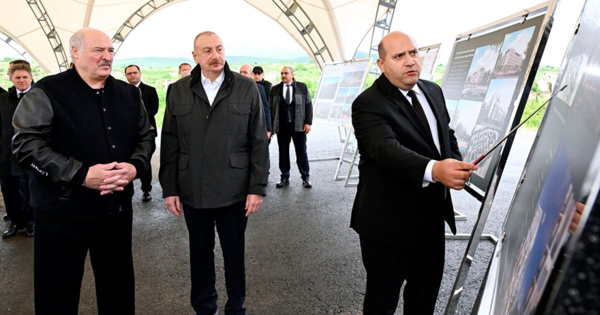 Azərbaycan və Belarus prezidentləri Füzuli şəhərinin dağıdılmış yerlərinə baxıb və şəhərin Baş planı ilə tanış olublar – FOTO Azərbaycan və Belarus prezidentləri Füzuli şəhərinin dağıdılmış yerlərinə baxıb və şəhərin Baş planı ilə tanış olublar – FOTO