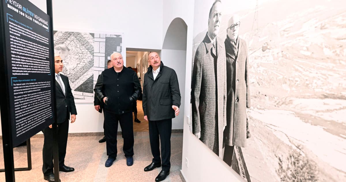 Azərbaycan və Belarus prezidentləri Şuşada “Heydər Əliyev və Qarabağ” sərgisinə baxıblar – FOTO Azərbaycan və Belarus prezidentləri Şuşada “Heydər Əliyev və Qarabağ” sərgisinə baxıblar – FOTO
