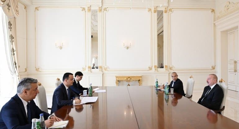 Prezident Qüdrətovu qəbul etdi – FOTO Prezident Qüdrətovu qəbul etdi – FOTO