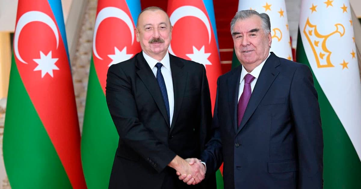 Emoməli Rəhmon Prezident İlham Əliyevi təbrik edib Emoməli Rəhmon Prezident İlham Əliyevi təbrik edib