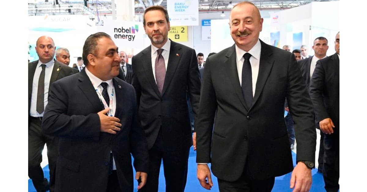 Prezident İlham Əliyevə “Caspian Energy” jurnalı təqdim edilib Prezident İlham Əliyevə “Caspian Energy” jurnalı təqdim edilib
