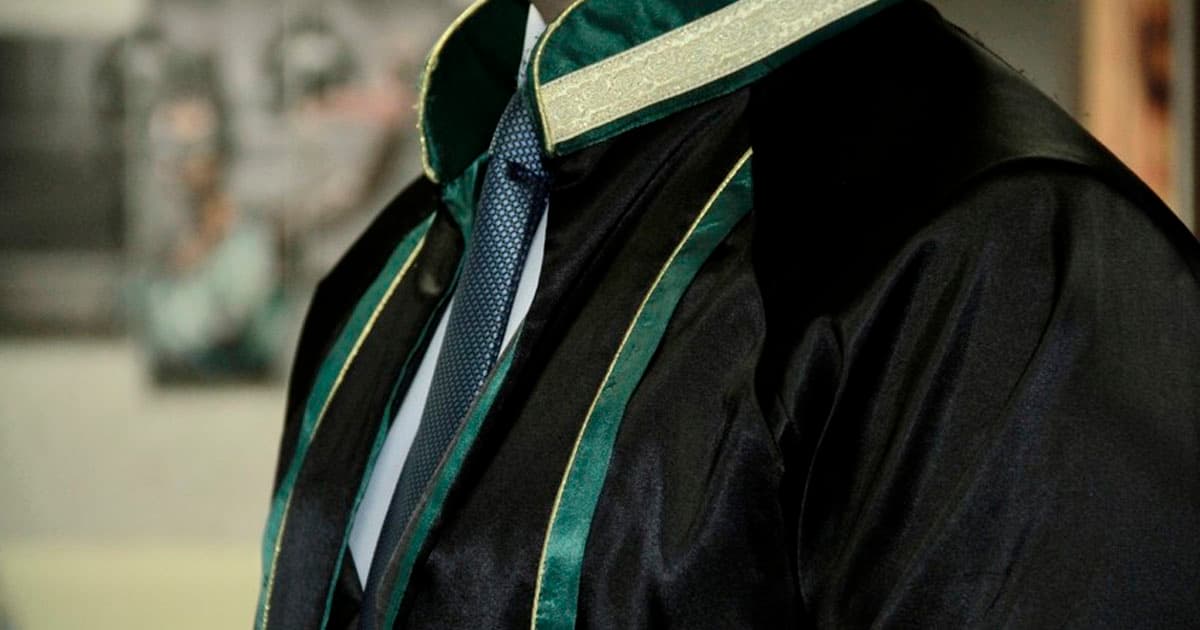 Azərbaycanda 12 vəkil intizam pozuntusuna yol verib Azərbaycanda 12 vəkil intizam pozuntusuna yol verib