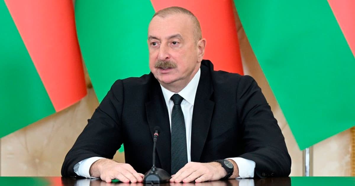 Fikrət Əzizov “Vətənə xidmətə görə” ordeni ilə təltif edilib Fikrət Əzizov “Vətənə xidmətə görə” ordeni ilə təltif edilib