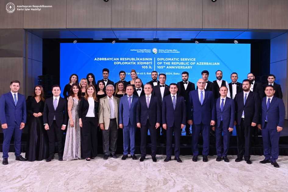 Azərbaycanın diplomatik xidmət orqanlarının 105 illiyi ilə bağlı rəsmi qəbul təşkil olunub Azərbaycanın diplomatik xidmət orqanlarının 105 illiyi ilə bağlı rəsmi qəbul təşkil olunub