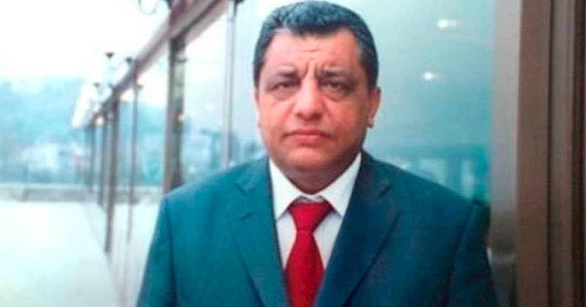 “Ananız sizi yalnız deputat olmaq üçün doğub?” – Yazıçıdan sərt sözlər “Ananız sizi yalnız deputat olmaq üçün doğub?” – Yazıçıdan sərt sözlər