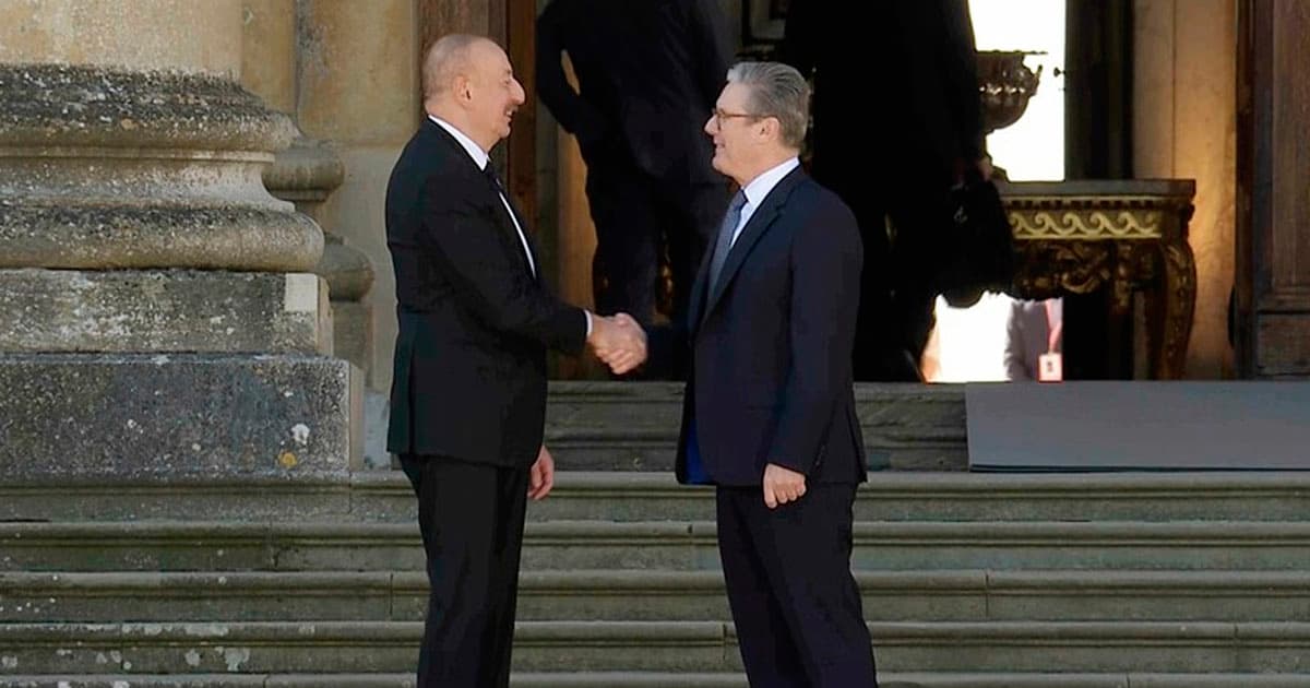 Çətin geosiyasi şəraitdə uğurlu xarici siyasət – Prezidentin dinamik qlobal səfər proqramı – ŞƏRH Çətin geosiyasi şəraitdə uğurlu xarici siyasət – Prezidentin dinamik qlobal səfər proqramı – ŞƏRH