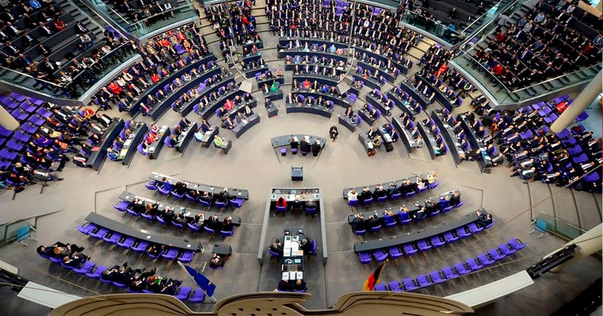 Erməni lobbisinin aləti kimi ad çıxarmış Frank Şvabe ölkəmizə qarşı qarayaxmaya start verib – RƏY Erməni lobbisinin aləti kimi ad çıxarmış Frank Şvabe ölkəmizə qarşı qarayaxmaya start verib – RƏY