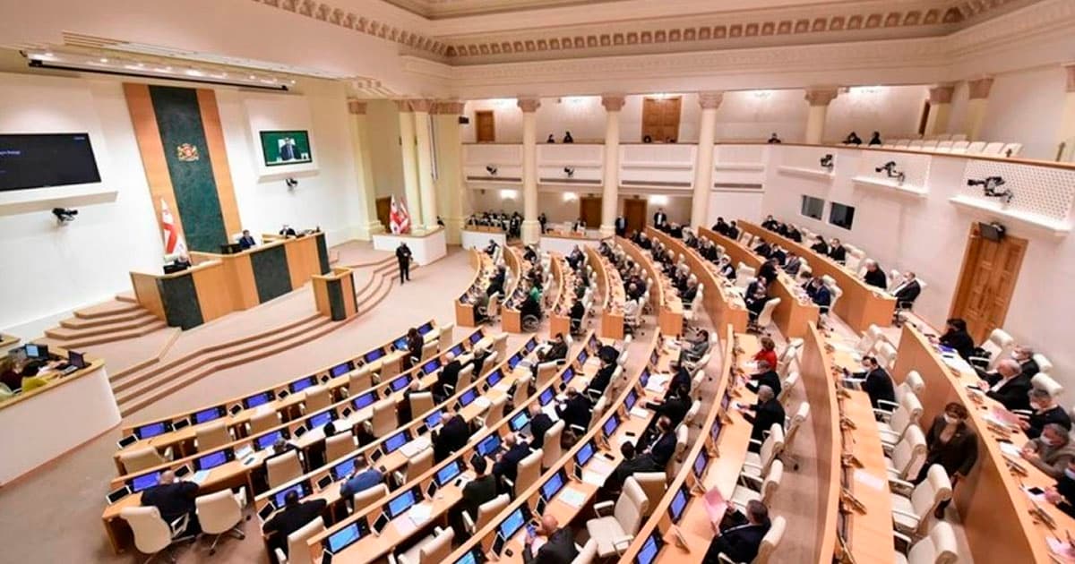 Gürcüstanda parlament seçkiləri: yenə yolayrıcı, yenə seçim – ŞƏRH Gürcüstanda parlament seçkiləri: yenə yolayrıcı, yenə seçim – ŞƏRH