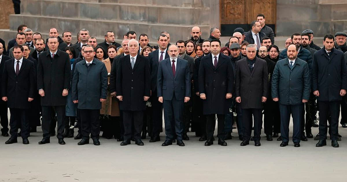 Payızdan çıxmayan hökumət üzvləri – Paşinyanın “irimiqyaslı” manevri – TƏHLİL Payızdan çıxmayan hökumət üzvləri – Paşinyanın “irimiqyaslı” manevri – TƏHLİL
