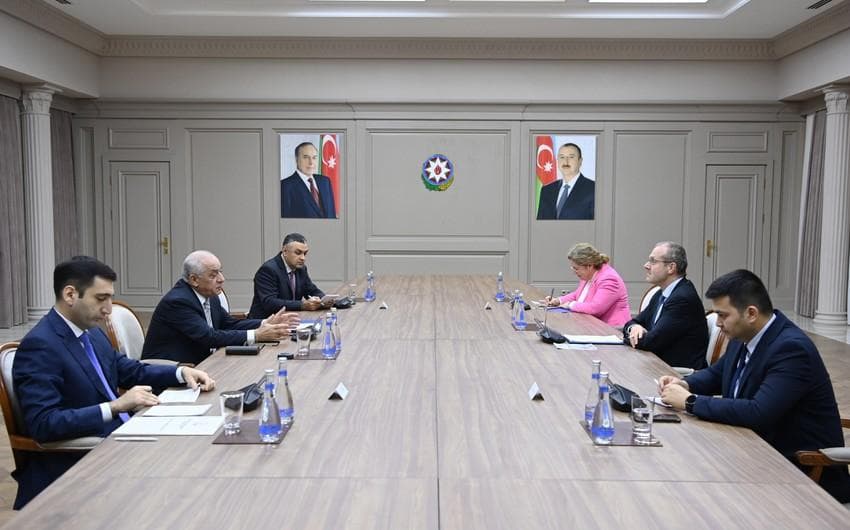 Əli Əsədov ÜST-ün regional direktoru ilə görüşüb Əli Əsədov ÜST-ün regional direktoru ilə görüşüb