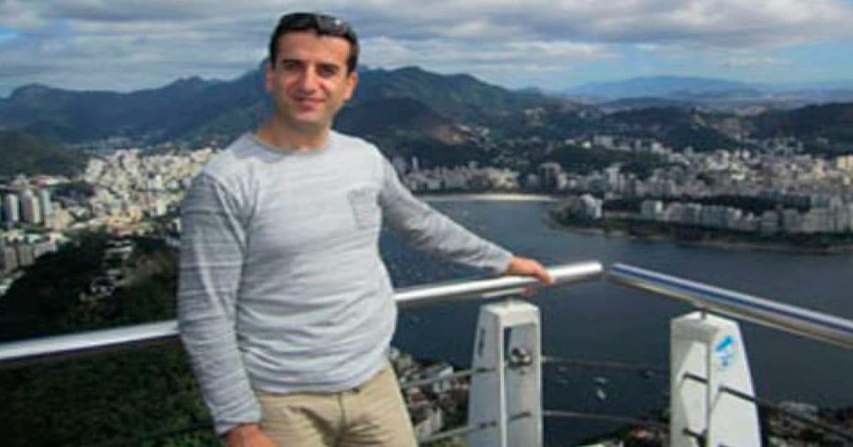 Azərbaycanın Yunanıstandakı səfirliyinin döyüldüyünü iddia edən birinci katibinin diplomatik fəaliyyətinə xitam verilib Azərbaycanın Yunanıstandakı səfirliyinin döyüldüyünü iddia edən birinci katibinin diplomatik fəaliyyətinə xitam verilib