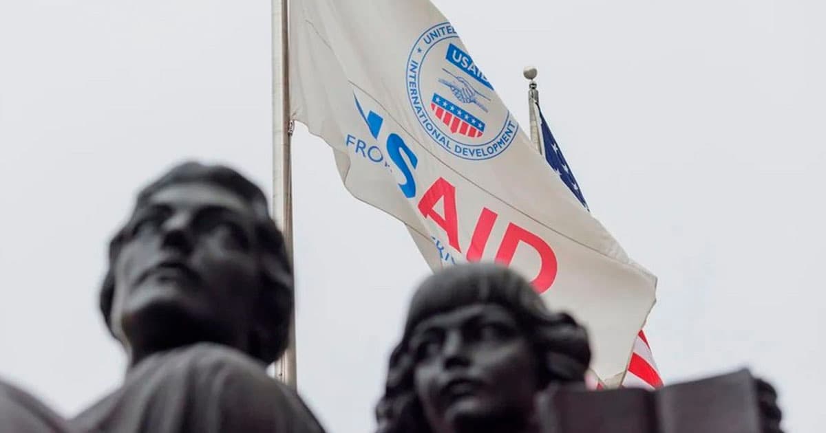 Təxribat və inqilabların himayədarı – iç üzü açılan USAID hər yerdən qovulur – ŞƏRH Təxribat və inqilabların himayədarı – iç üzü açılan USAID hər yerdən qovulur – ŞƏRH