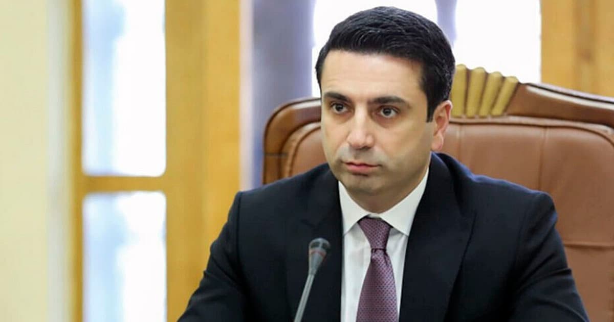 Simonyan Aİ rəsmisi ilə Azərbaycanla münasibətləri müzakirə etdi Simonyan Aİ rəsmisi ilə Azərbaycanla münasibətləri müzakirə etdi