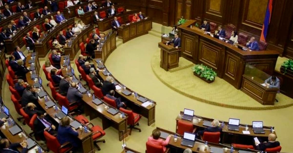 Paşinyana xidmət edən “Ermənistan” – parlamentdə oynanılan “dava” tamaşası – ŞƏRH Paşinyana xidmət edən “Ermənistan” – parlamentdə oynanılan “dava” tamaşası – ŞƏRH
