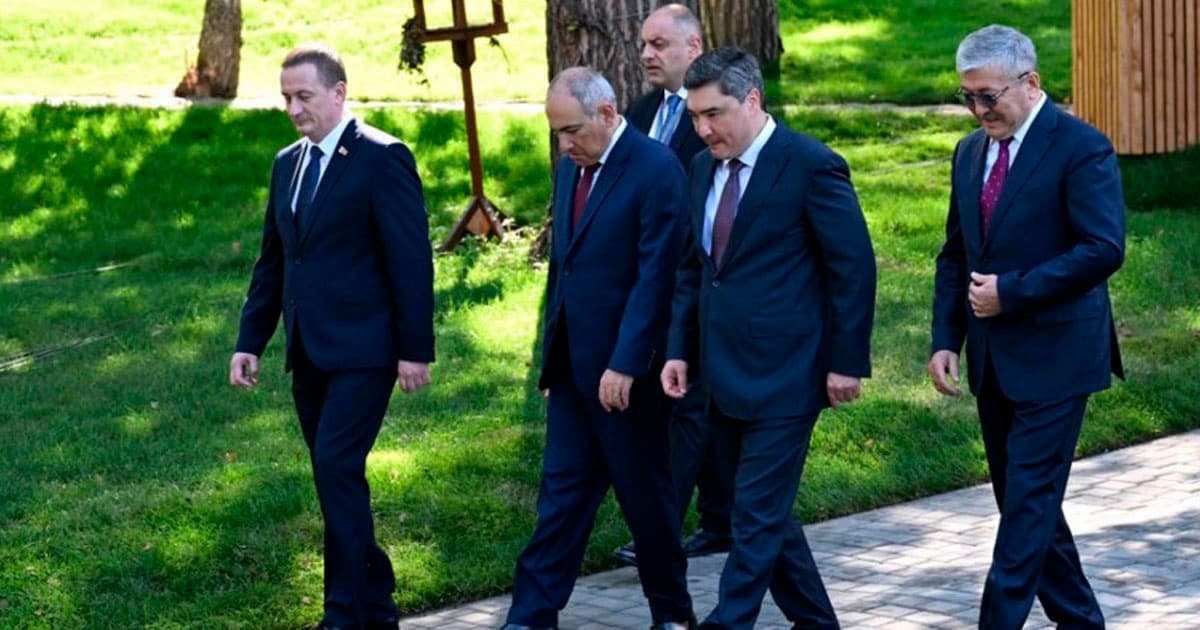 Paşinyanın Altay səfərinin pərdəarxası – Siyasi dilənçilik, yoxsa Qərbə mesaj? – ŞƏRH Paşinyanın Altay səfərinin pərdəarxası – Siyasi dilənçilik, yoxsa Qərbə mesaj? – ŞƏRH