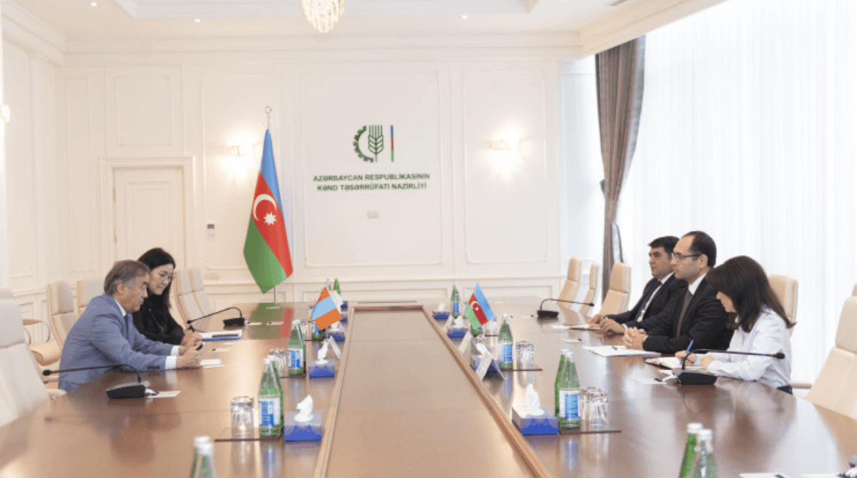 Nazir Məcnun Məmmədov Monqolustanın Azərbaycandakı səfiri ilə görüşüb Nazir Məcnun Məmmədov Monqolustanın Azərbaycandakı səfiri ilə görüşüb